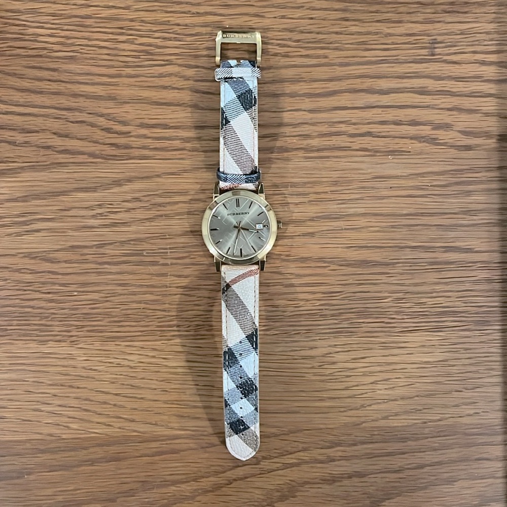Burberry women’s City watch